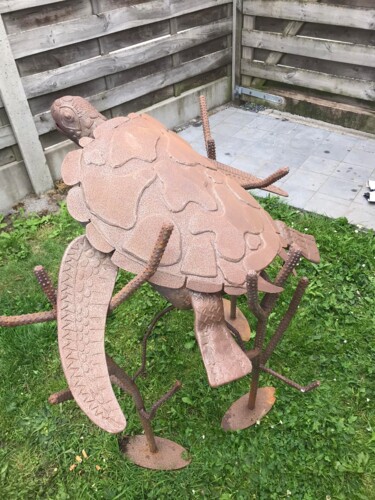 Sculpture titled "Metal turtle on cor…" by Rafal Lesiak (MetaLove), Original Artwork, Metals