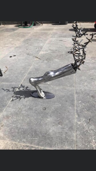 Sculpture intitulée "''un''perfect" par Rafal Lesiak (MetaLove), Œuvre d'art originale, Métaux