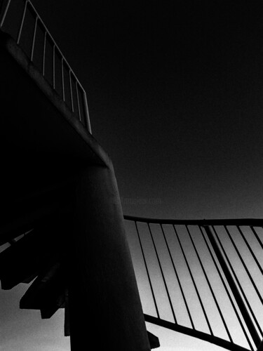 Photographie intitulée "Escalier alternatif…" par Rami Chlela, Œuvre d'art originale, Photographie numérique