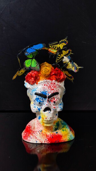 Skulptur mit dem Titel "Frida's  Skull and…" von Ramil Dayanov, Original-Kunstwerk, Gips