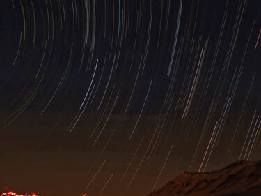 Photographie intitulée "Stars in the desert" par Ravid Wolff, Œuvre d'art originale, Photographie numérique