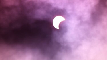 Fotografia intitolato "2020 solar eclipse" da Ravid Wolff, Opera d'arte originale, Fotografia digitale