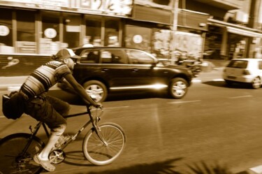 Photographie intitulée "Bicycle" par Ravid Wolff, Œuvre d'art originale