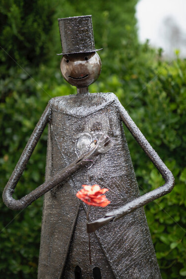 Sculpture titled "Passager de la plui…" by Recyclage Design - Réanimateur D'Objets , Original Artwork, Metals