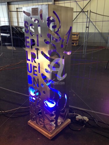 设计 标题为“Art N°41 Lampe indu…” 由Recyclage Design - Réanimateur D'Objets , 原创艺术品, 事物