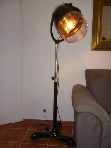 Design intitulée "LAMPADAIRE CASQUE S…" par Leferailleur02, Œuvre d'art originale, Décoration de maison
