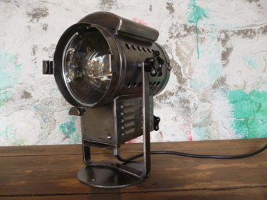 Design intitulée "PROJECTEUR  THEATRE…" par Leferailleur02, Œuvre d'art originale