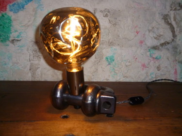 Design intitulée "Lampe - Manille de…" par Leferailleur02, Œuvre d'art originale, Luminaire
