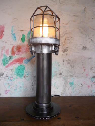 Design intitulée "LAMPE ANTI-DEFLAGRA…" par Leferailleur02, Œuvre d'art originale, Luminaire