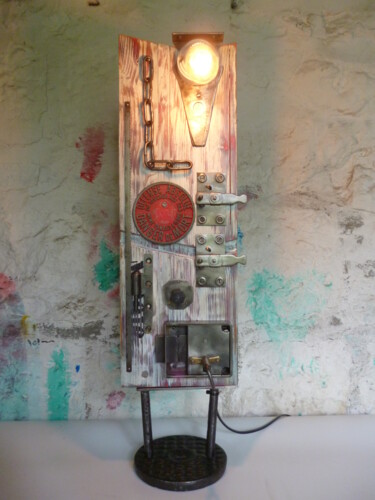 Design intitulée "LAMPE UPCYCLING" par Leferailleur02, Œuvre d'art originale, Luminaire