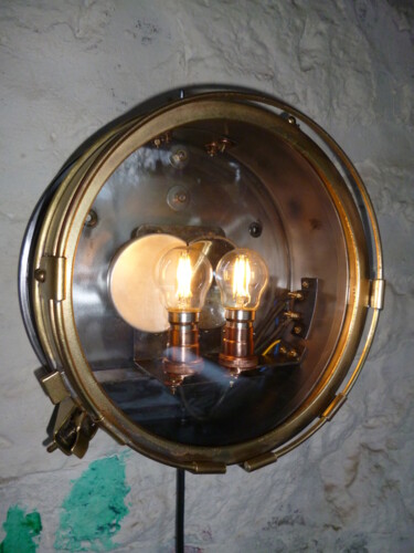 Design intitulée "LAMPE - FEU LOCOMOT…" par Leferailleur02, Œuvre d'art originale, Luminaire