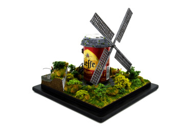 Skulptur mit dem Titel "Abandoned windmill" von Régis Gomez., Original-Kunstwerk, Holz