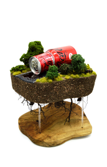 Sculpture titled "The Coke Is Born" by Régis Gomez., Original Artwork, Resin