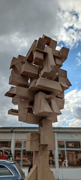 Skulptur mit dem Titel "A serious Man" von Reiner Poser, Original-Kunstwerk, Holz