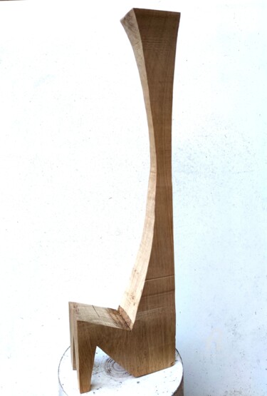 Скульптура под названием "The long proud girl" - Reiner Poser, Подлинное произведение искусства, Дерево