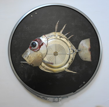 Scultura intitolato "Fish - Target" da Vladimiras Nikonovas, Opera d'arte originale, Collages