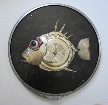 Fish - Target Sculpture intitulée "Fish - Target" par Vladimiras Nikonovas, Œuvre d'art originale, Collages