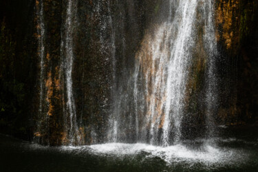 Photography titled "Cascades" by Rémi Carbonaro, Original Artwork, Digital Photography Mounted on Aluminium