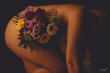 Photographie intitulée "Eve's Flowers Noa" par Rémi Dap, Œuvre d'art originale, Photographie numérique
