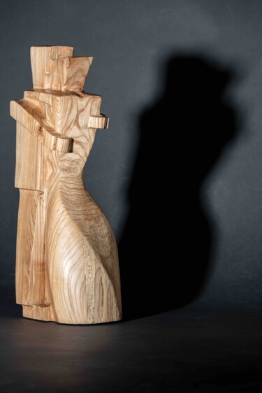 Skulptur mit dem Titel "Slow Love Motion" von Remy Hatert, Original-Kunstwerk, Holz