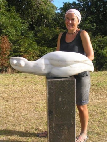 Скульптура под названием ""On Cloud 9", marbl…" - Renate Verbrugge, Подлинное произведение искусства, Камень