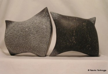 Sculpture titled "Pillow_Talk_(efr).J…" by Renate Verbrugge, Original Artwork, Stone