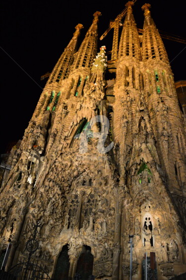 Photographie intitulée "Sagrada Familia" par Renaud Klumpp, Œuvre d'art originale, Photographie numérique