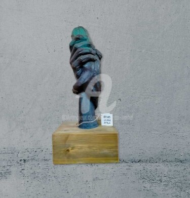 Скульптура под названием "DON'T LET ME DAWN" - René Jean Amba, Подлинное произведение искусства, Смола