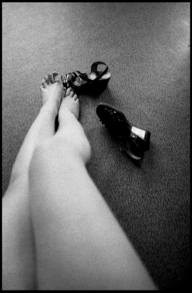 Photographie intitulée "I Remember Your Legs" par René Bui, Œuvre d'art originale