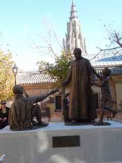 Escultura titulada "monumento al carden…" por Pedro Requejo Novoa, Obra de arte original, Metales