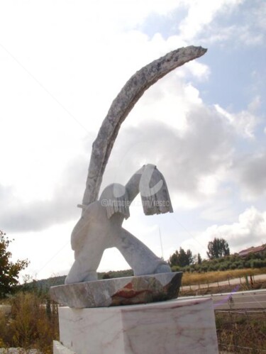 Sculpture intitulée "Vingança" par Cesar Valerio, Œuvre d'art originale, Pierre