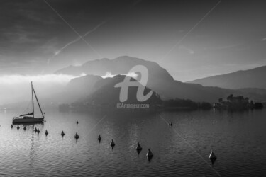 Fotografia intitulada "Bateau Annecy" por Karine Revillon, Obras de arte originais