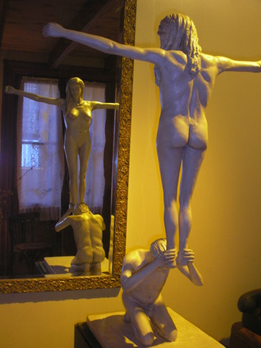 Skulptur mit dem Titel "Sacrificio" von Ricardo Donati, Original-Kunstwerk, Harz