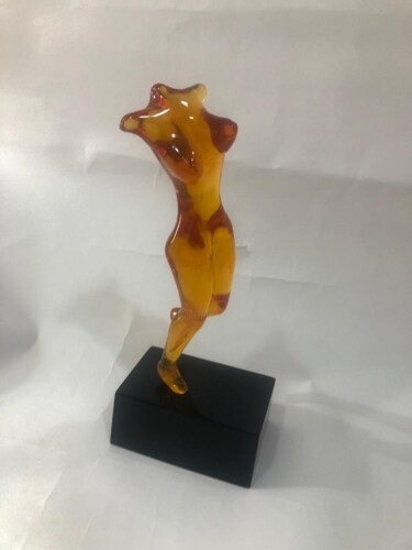 Скульптура под названием "female nude woman s…" - Ricardo Navarro, Подлинное произведение искусства, Смола
