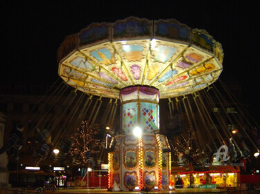 Fotografie mit dem Titel "Carousel" von Richard Ward, Original-Kunstwerk, Digitale Fotografie