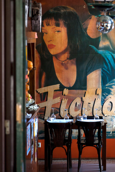 Guimarães, Portugal, Pulp Fiction, Maria de Medeiros Photographie intitulée "Guimarães, Portugal…" par Guy Rieutort, Œuvre d'art originale, Photographie numérique