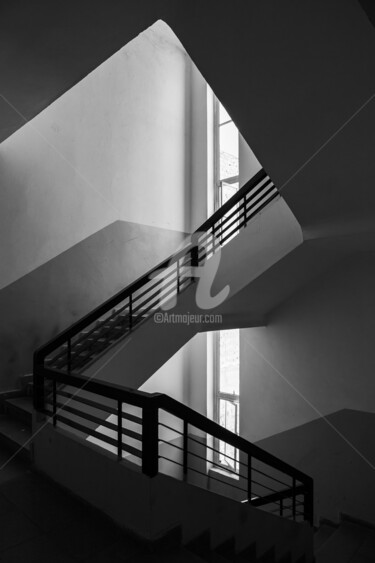 Fotografia zatytułowany „Staircase in Bauhau…” autorstwa Rita Kapitulski, Oryginalna praca, Fotografia cyfrowa