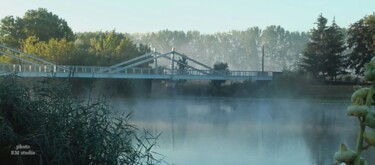 Photographie intitulée "Le pont à Rigny" par Rm Studio, Œuvre d'art originale, Photographie numérique