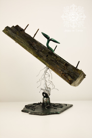 Sculpture titled "Un miracle c'est co…" by Artiste Les Tordus, Original Artwork, Metals