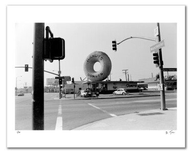 Fotografia intitulada "Big Donut, Los Ange…" por Robert Tolchin, Obras de arte originais, Fotografia digital