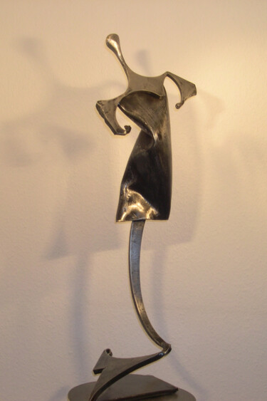 Skulptur mit dem Titel "mannequin" von Robert Chevalier, Original-Kunstwerk, Metalle