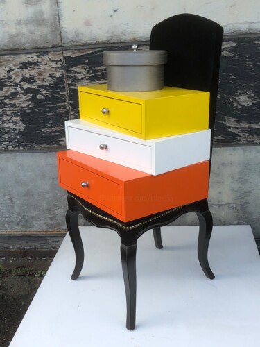 Художественная композиция под названием "Hatbox" - Robert Van Den Herik, Подлинное произведение искусства, Мебель