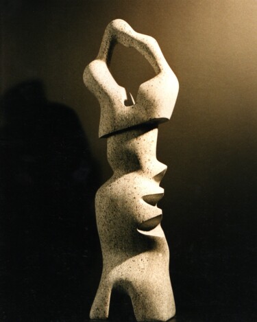 Escultura titulada "Abstract Figure" por Robert Winslow, Obra de arte original, Piedra