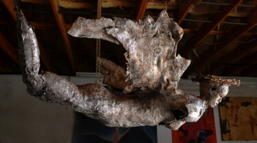 Sculpture intitulée "falling" par Robert Winslow, Œuvre d'art originale, Résine