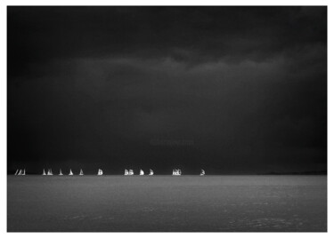Fotografia intitulada ""BY THE SEA" (32)" por Roberto Cavalli, Obras de arte originais, Fotografia digital
