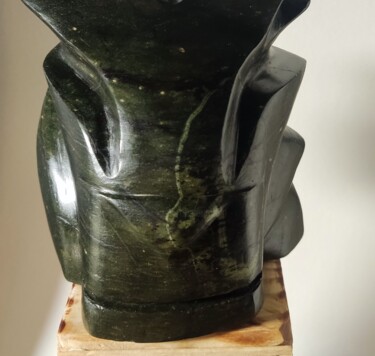 Скульптура под названием "Felino de la jungla" - Roberto García López, Подлинное произведение искусства, Камень