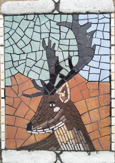 Sculpture titled "Cervo in montagna" by Roberto Rubiola, Original Artwork, Mosaic Mounted on Wood Panel