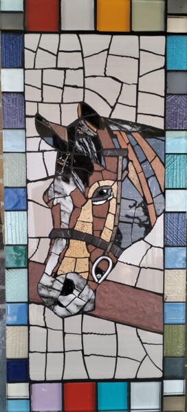 Scultura intitolato "Cavallo nel recinto" da Roberto Rubiola, Opera d'arte originale, Mosaico Montato su Pannello di legno