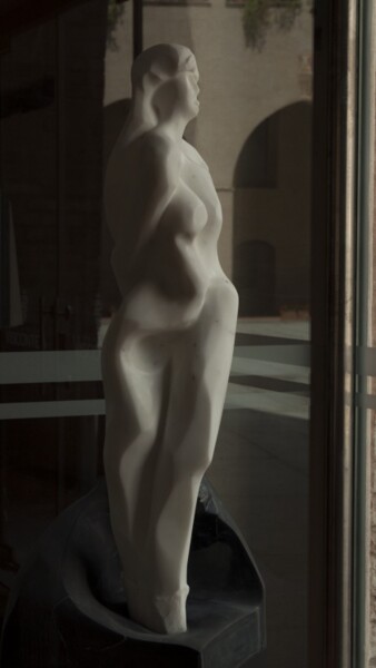 Sculpture intitulée "NATHALIE TRE(EVA)" par Roberto Tagliazucchi, Œuvre d'art originale, Pierre