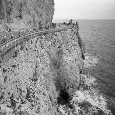 Fotografia intitolato "milano-sanremo" da Roberto Ferrero, Opera d'arte originale, fotografia a pellicola